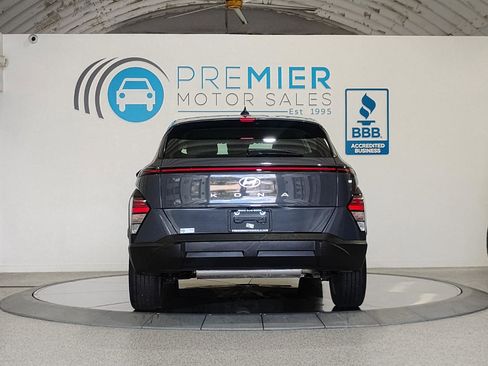 Used 2024 Hyundai Kona SE image 89