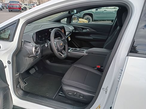 New 2026 Chevrolet Equinox EV LT w/ Comfort Package image 31