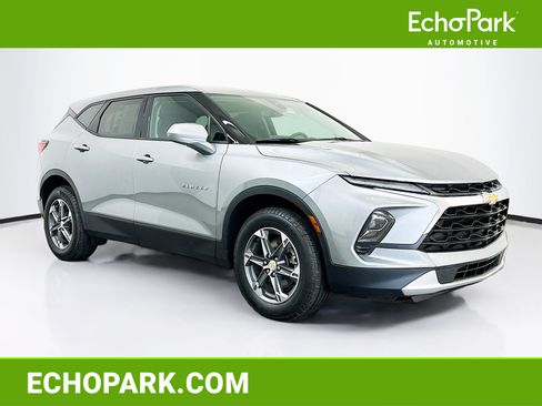 Used 2025 Chevrolet Blazer LT AWD/4WD image 1