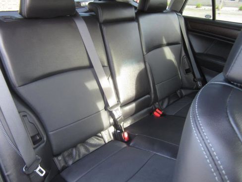 Used 2018 Subaru Outback 2.5i Limited AWD/4WD image 14