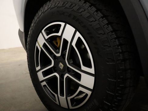 Used 2023 Rivian R1S Adventure image 21