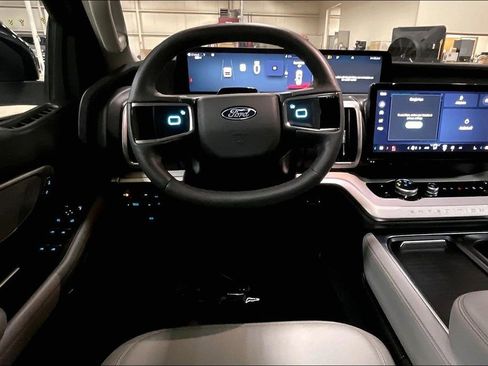 Certified 2025 Ford Expedition Max Active image 5