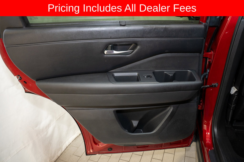 Used 2023 Nissan Pathfinder SL AWD/4WD image 12