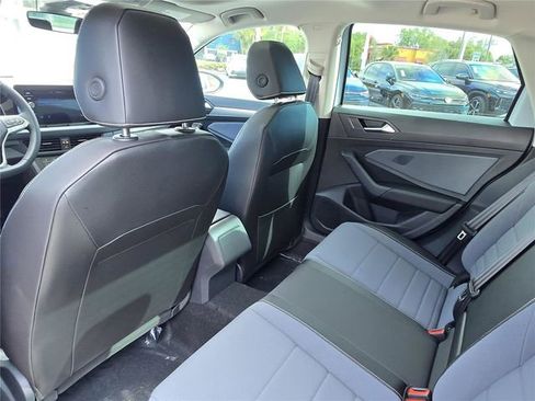 New 2026 Volkswagen Jetta SE FWD image 12