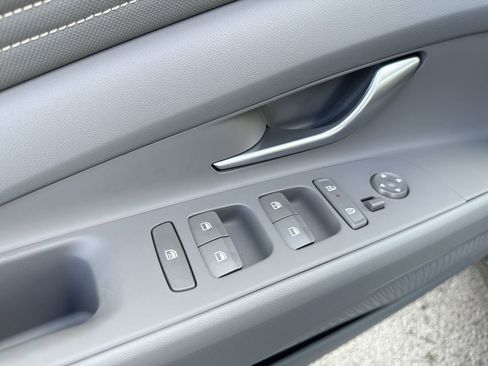 New 2025 Hyundai Elantra Sport w/ Cargo Package image 15