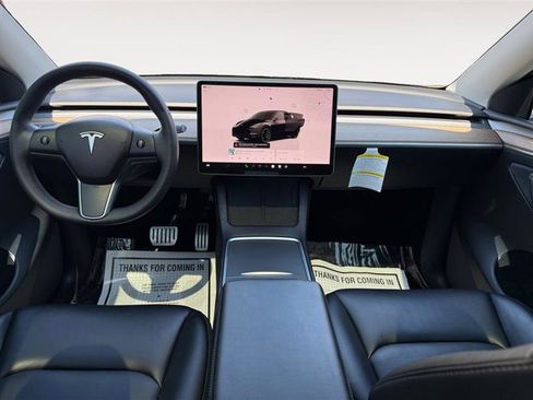 Used 2022 Tesla Model Y Performance image 11