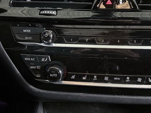 Used 2023 BMW M550i xDrive w/ Executive Package image 34