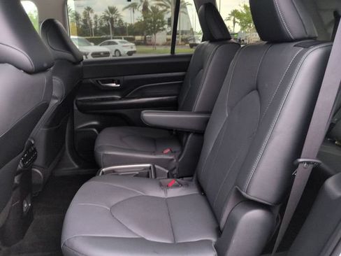 Certified 2025 Toyota Grand Highlander AWD Hybrid image 14