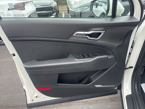 New 2026 Kia Sportage S image 10