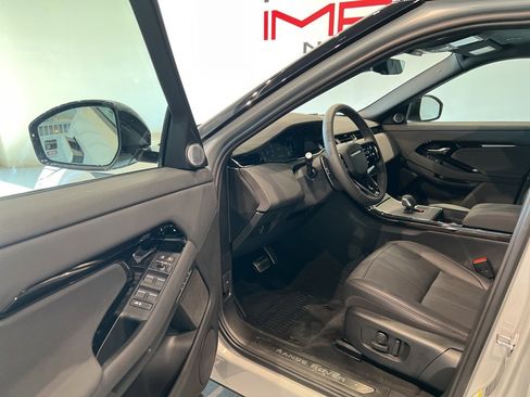 Used 2024 Land Rover Range Rover Evoque Dynamic SE image 12