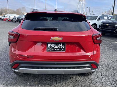 New 2026 Chevrolet Trax LT w/ Driver Confidence Package image 4