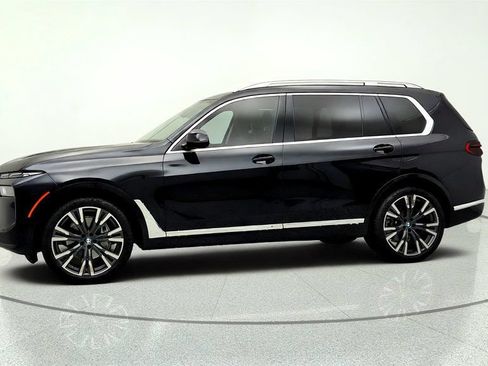 Used 2025 BMW X7 xDrive40i w/ Premium Package AWD/4WD image 8