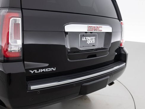 Used 2016 GMC Yukon Denali w/ Open Road Package AWD/4WD image 16