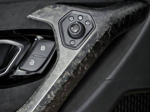 Used 2022 Lamborghini Huracan EVO RWD image 14