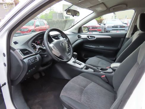Used 2015 Nissan Sentra SV FWD image 2