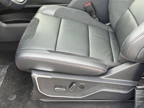 Used 2025 Ford F150 Raptor AWD/4WD image 37