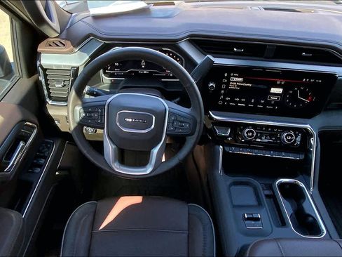 Used 2025 GMC Sierra 3500 Denali w/ Denali Reserve Package image 6