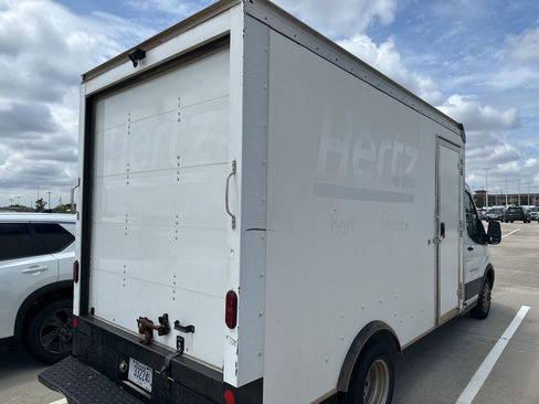 Used 2022 Ford Transit 350 DRW RWD image 2