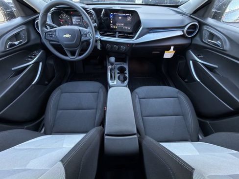 New 2026 Chevrolet Trax LS w/ LS Convenience Package FWD image 10