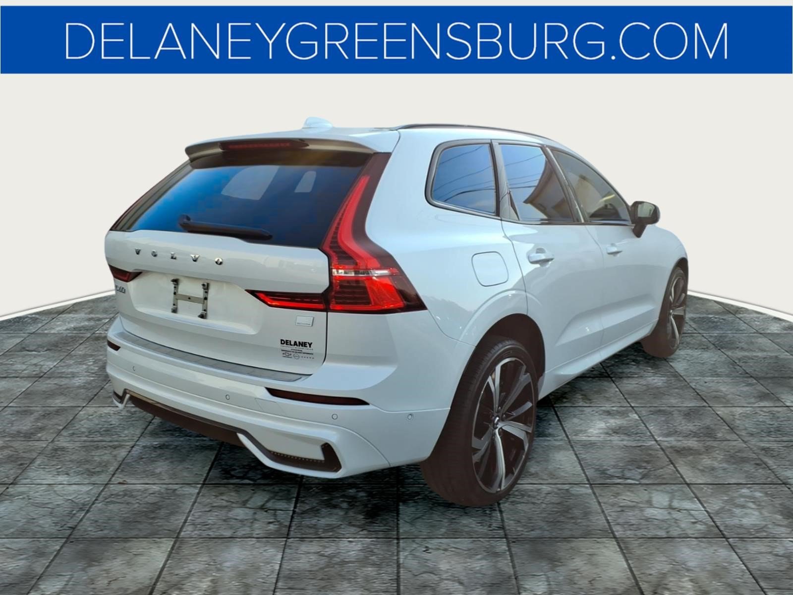 Used 2024 Volvo XC60 T8 Ultimate w/ Protection Package Premier AWD/4WD image 3