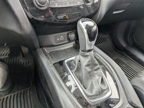 Used 2020 Nissan Rogue S w/ Special Edition Package image 15