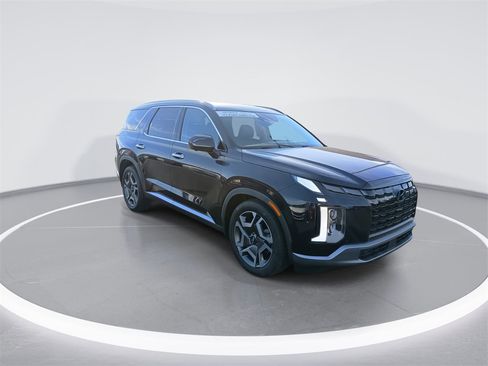 Used 2023 Hyundai Palisade Limited image 2