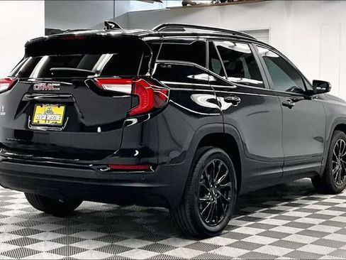Used 2023 GMC Terrain SLE w/ Driver Convenience Package FWD image 13