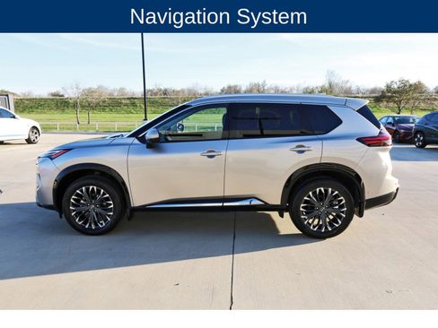 Used 2024 Nissan Rogue Platinum w/ Platinum Premium Package image 5