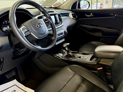Used 2019 Kia Sorento EX FWD image 13