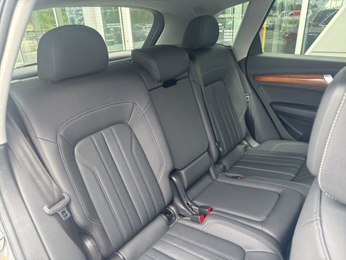 Used 2023 Audi Q5 2.0T Premium w/ Convenience Package AWD/4WD image 12
