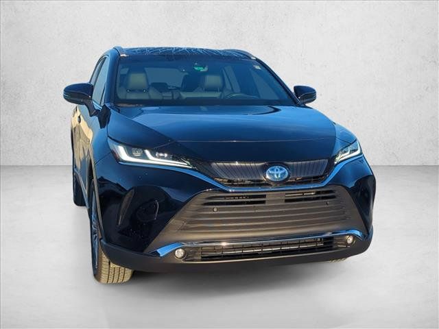 Certified 2023 Toyota Venza XLE AWD/4WD image 2