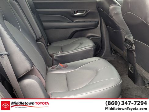 Certified 2024 Toyota Grand Highlander AWD image 33
