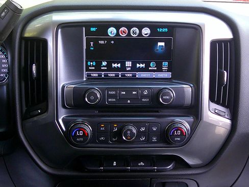 Used 2018 Chevrolet Silverado 1500 LT w/ All Star Edition image 33