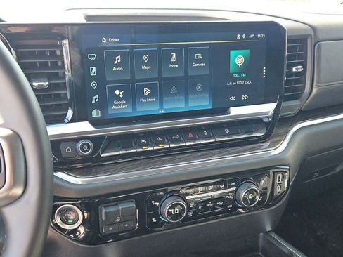 Used 2024 Chevrolet Silverado 1500 LT Trail Boss w/ Convenience Package II image 19