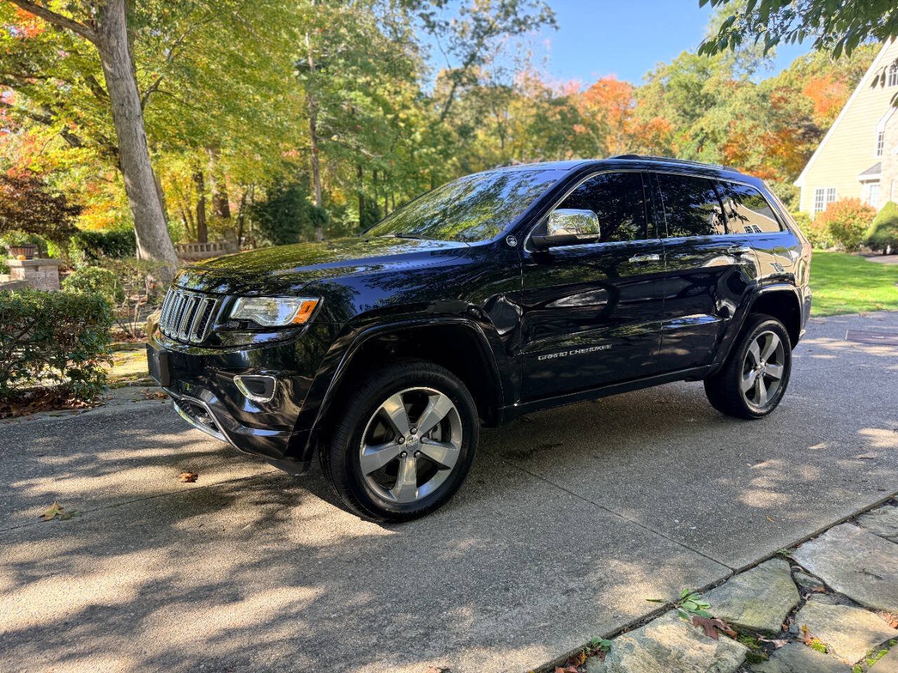 Used 2015 Jeep Grand Cherokee Overland AWD/4WD image 6