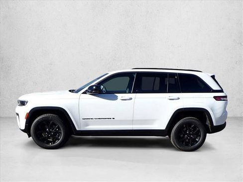 New 2026 Jeep Grand Cherokee Altitude image 2