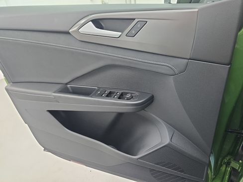New 2026 Volkswagen Taos SE AWD/4WD image 25
