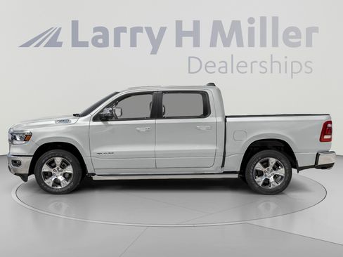 Used 2024 RAM 1500 Laramie AWD/4WD image 3