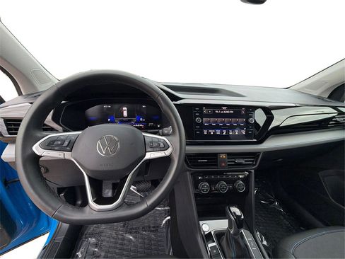 Used 2024 Volkswagen Taos SE image 30