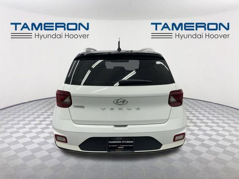 Certified 2023 Hyundai Venue Limited w/ Cargo Package image 4