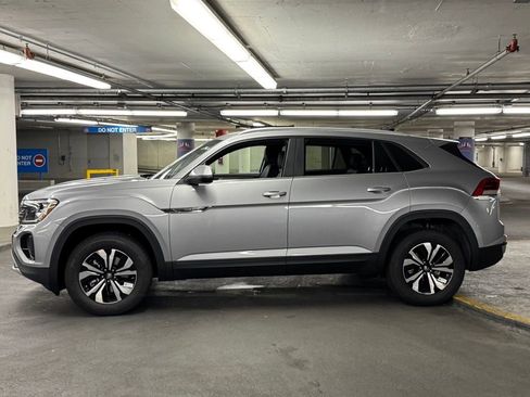 New 2026 Volkswagen Atlas Cross Sport SE image 31