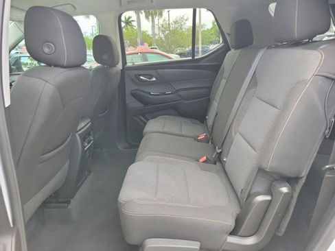 Used 2021 Chevrolet Traverse LS image 7