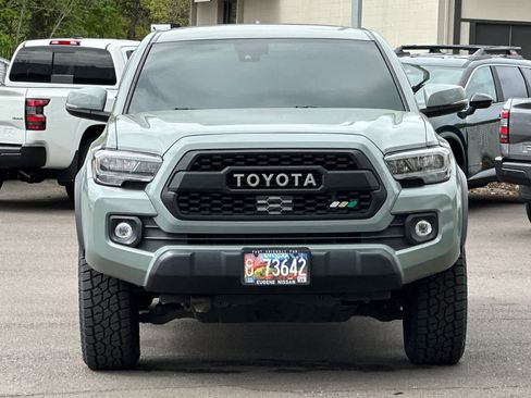 Used 2022 Toyota Tacoma TRD Off-Road w/ Technology Package image 10
