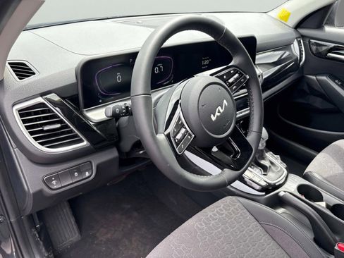 Used 2025 Kia Seltos S FWD image 22