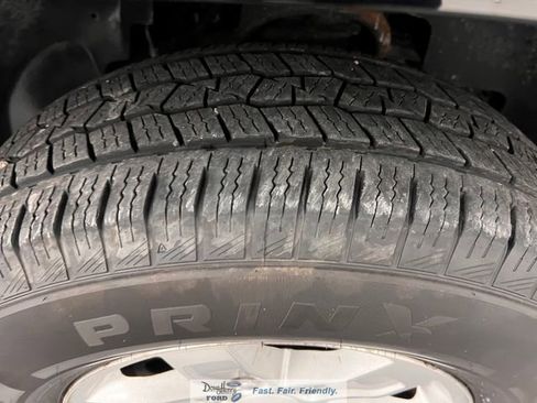 Used 2014 GMC Yukon XL SLT RWD image 16