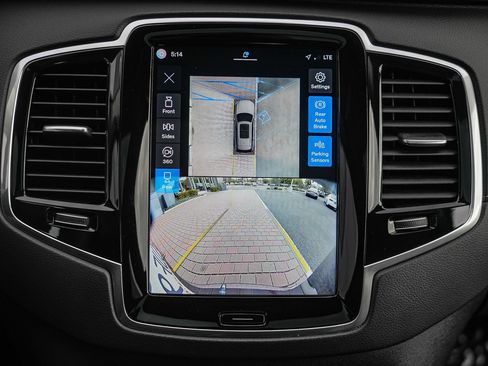 Used 2024 Volvo XC90 B6 Ultimate w/ Protection Package Premier AWD/4WD image 27