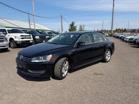 Used 2014 Volkswagen Passat 1.8T Wolfsburg Edition FWD image 7