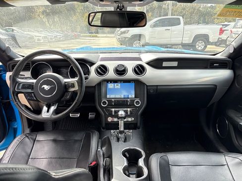 Used 2017 Ford Mustang Premium image 8