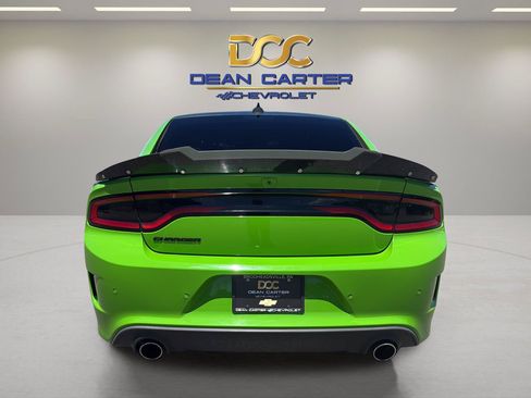 Used 2017 Dodge Charger R/T RWD image 4