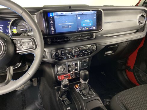 Used 2025 Jeep Wrangler Unlimited Rubicon 4xe w/ Safety Group AWD/4WD image 28